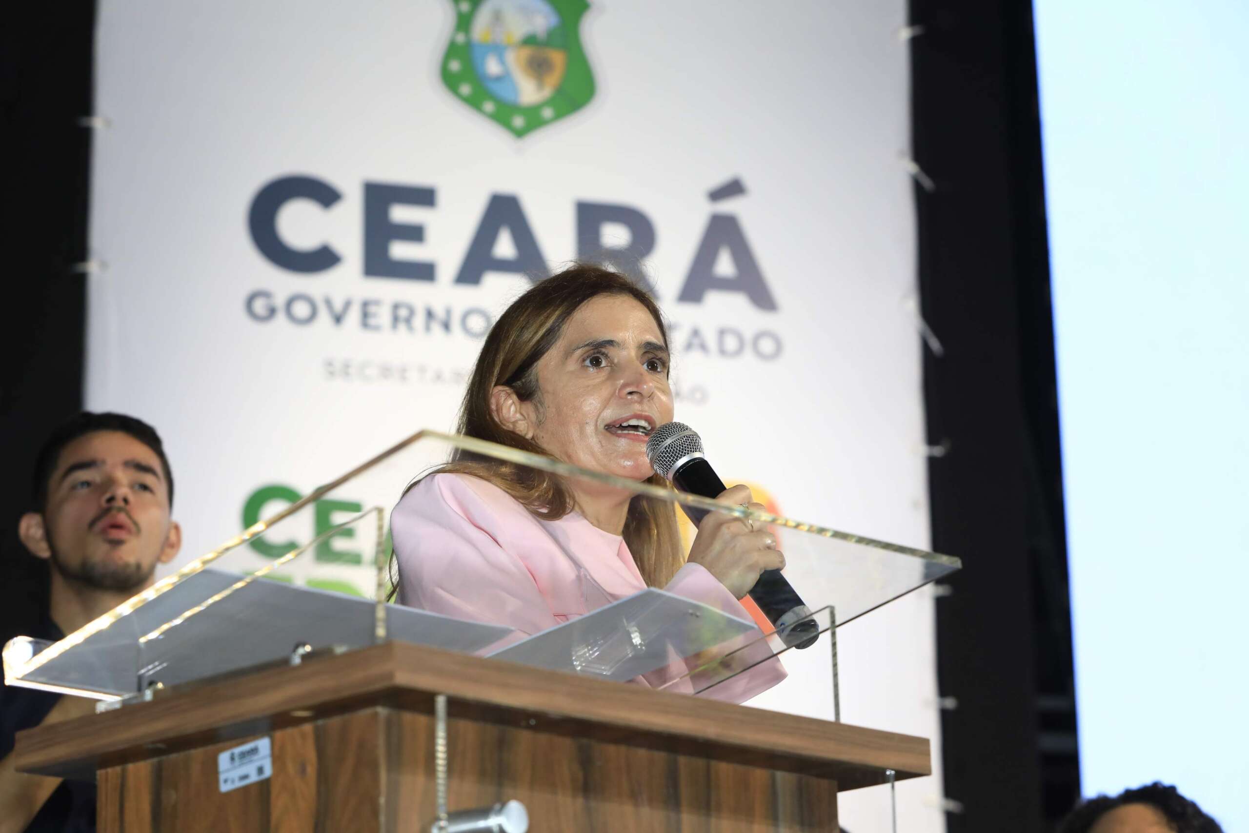 DoCEntes: Estado reúne profissionais da educação para trocar experiências sobre aprendizagem e equidade na educação pública